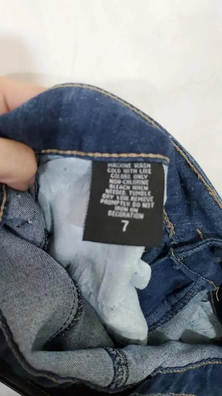 DAZL. Distressed Lace-Up Ombre Skinny Jeans Size 7